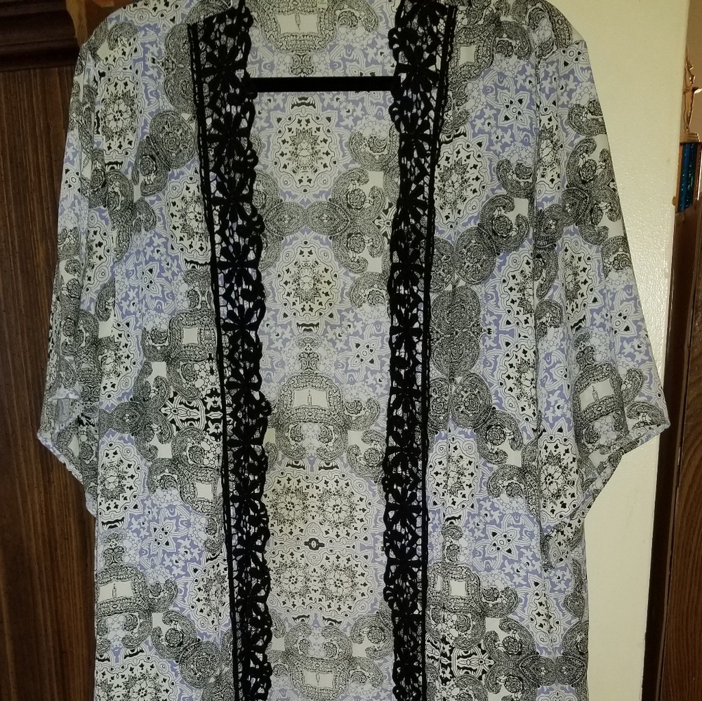 Charlotte Russe kimono